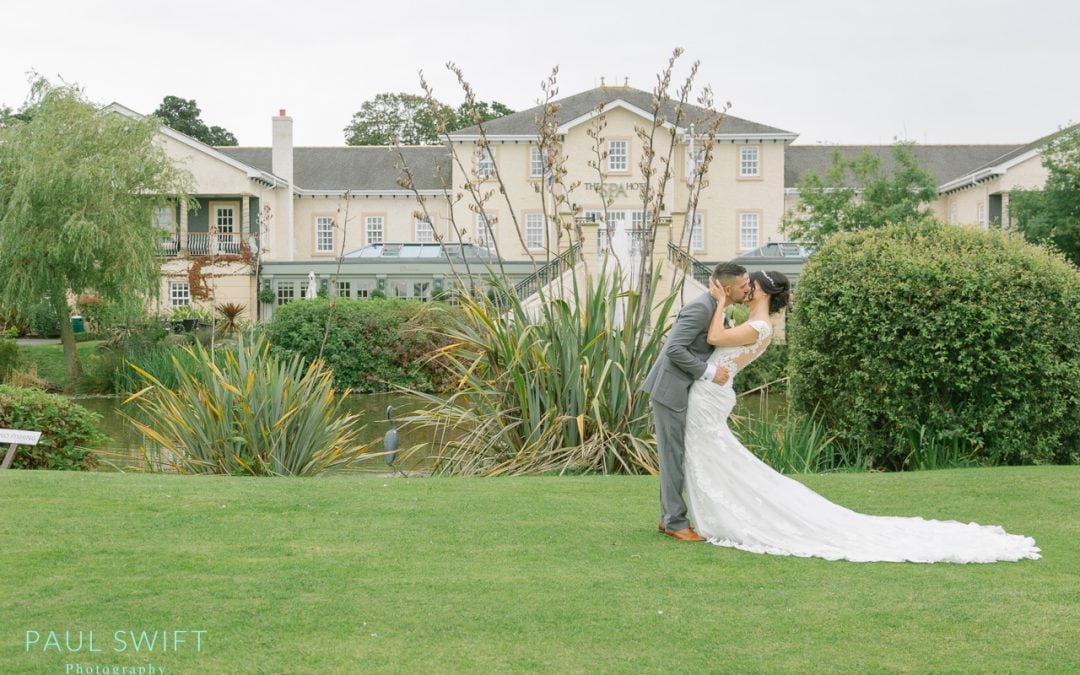 Sneak Peek – Danielle and Tom got married at Ribby Hall village